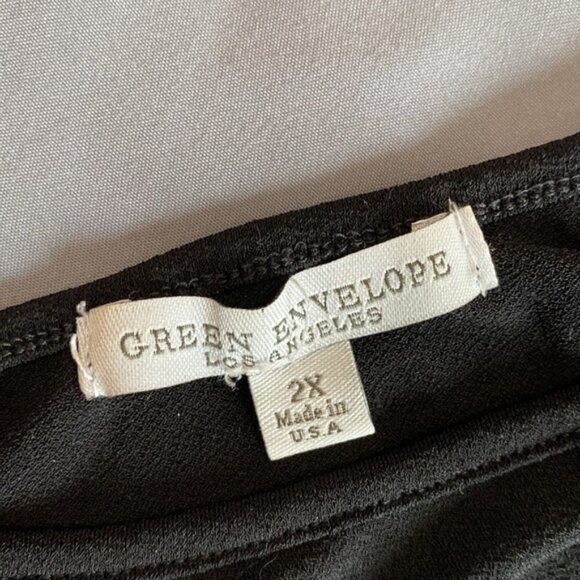 Green Envelope Los Angeles Black Bell Sleeve Flowy Blouse Size 2X - Picture 10 of 11